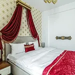 Lovely Flat In Cihangir Near Public Transportation